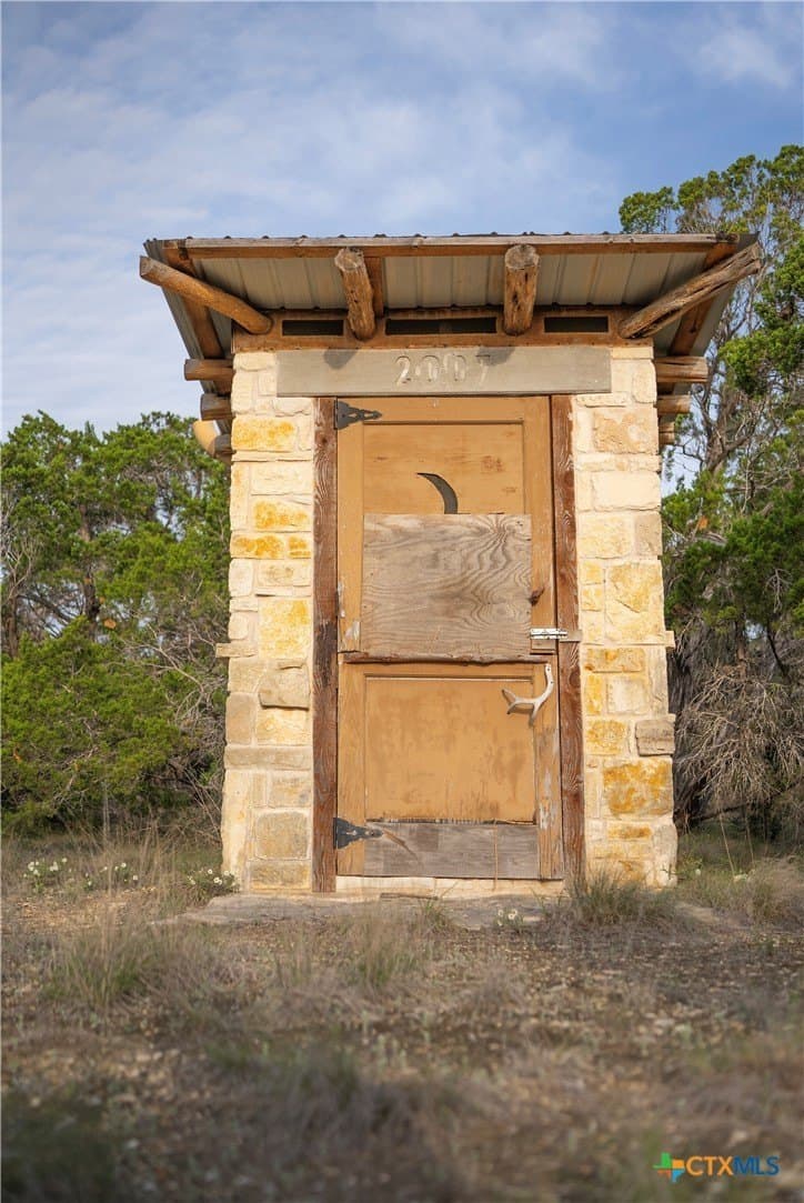 100.01 acres in Hays County - photo 48