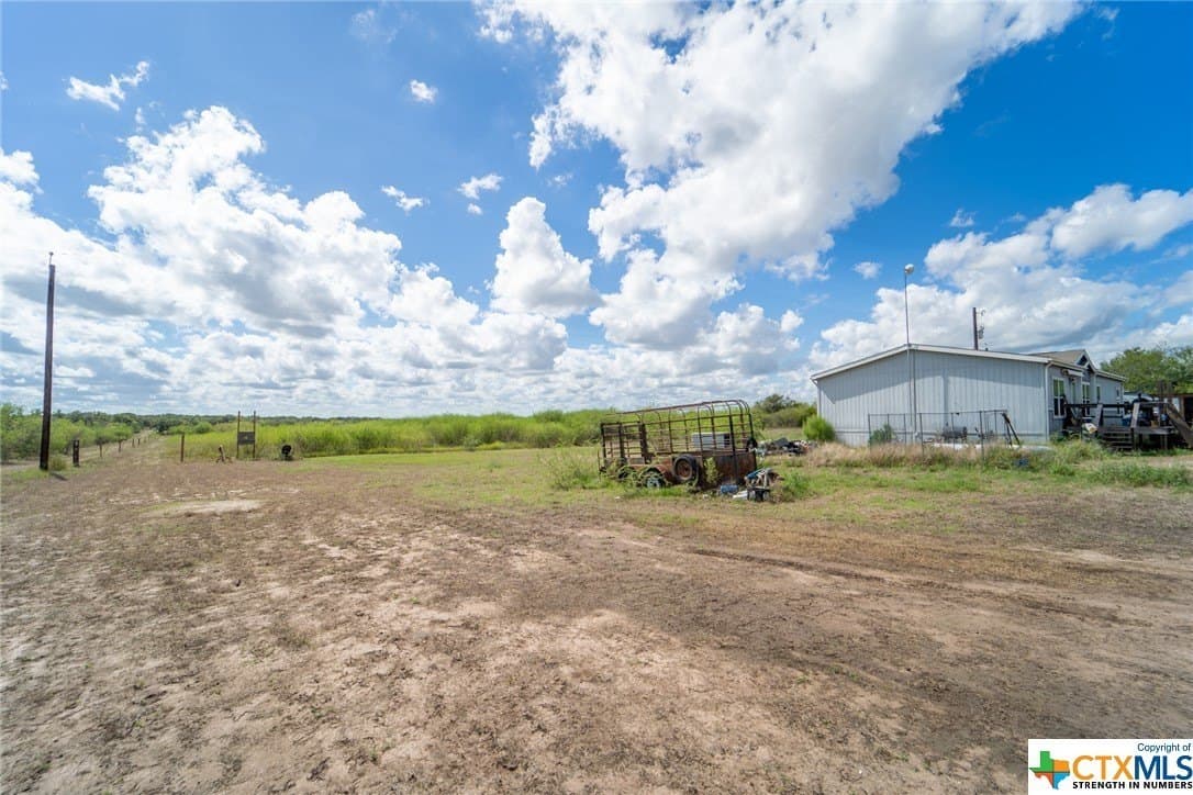 10 acres in DeWitt County - photo 9