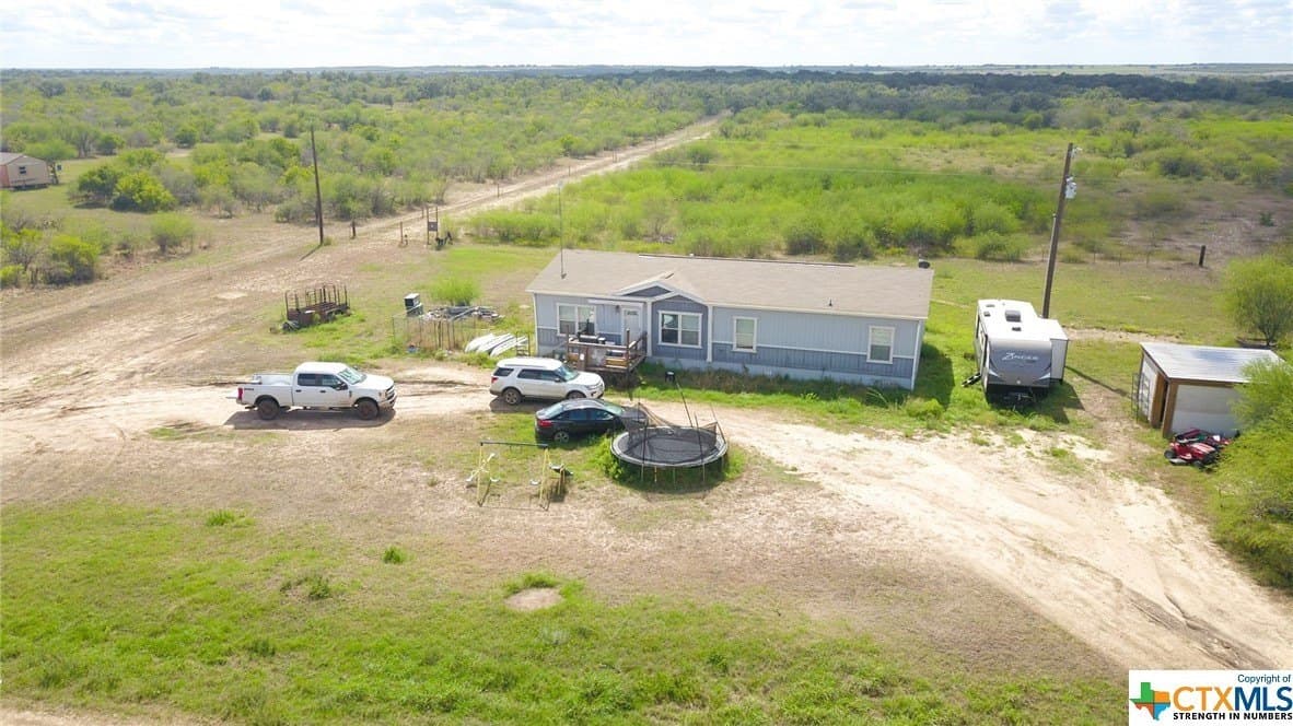 10 acres in DeWitt County - photo 4