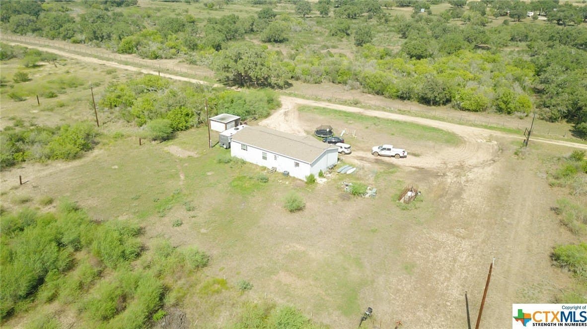 10 acres in DeWitt County - photo 5