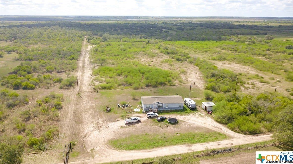 10 acres in DeWitt County - photo 3