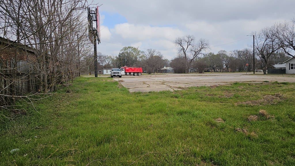 0.24 acres in Navarro County - photo 11