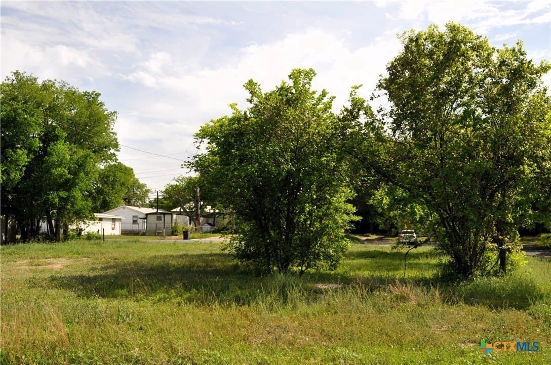 0.84 acres in Bell County - photo 11