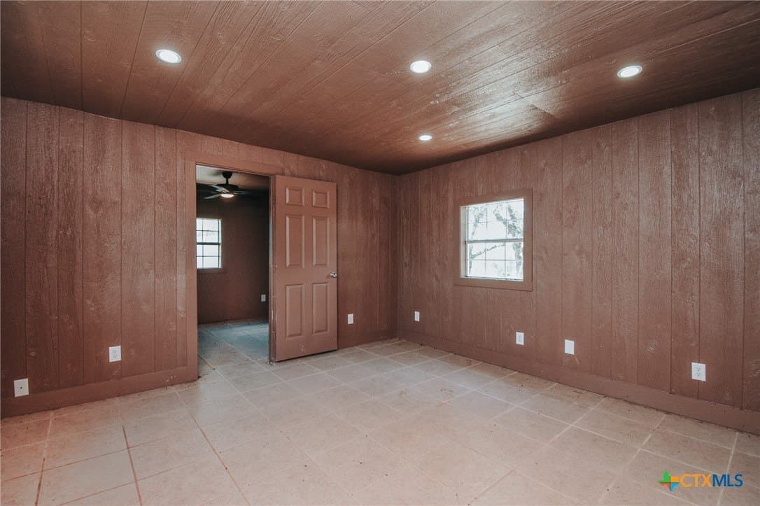 16.18 acres in Victoria County - photo 44