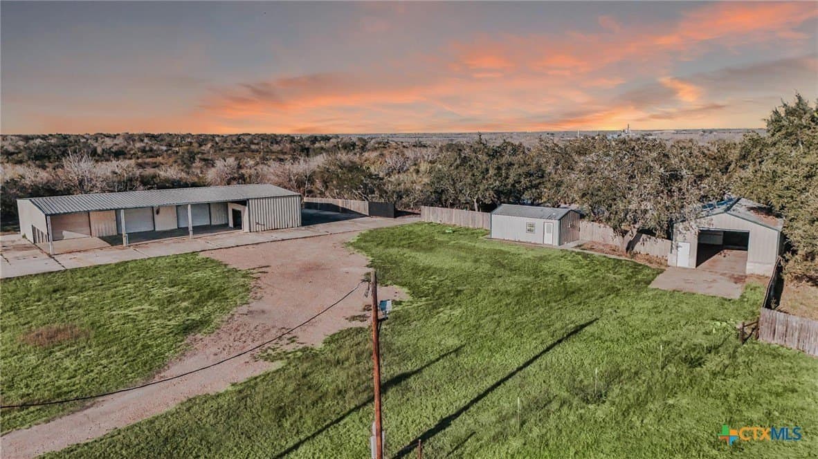 16.18 acres in Victoria County - photo 5