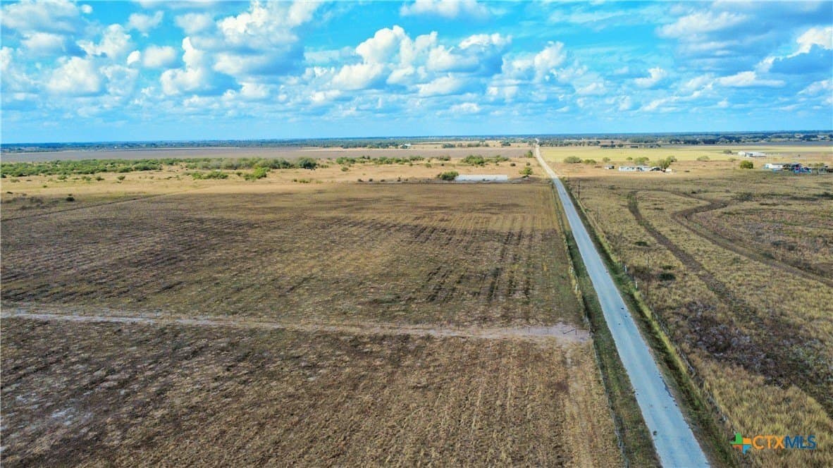 10.01 acres in Victoria County - photo 3