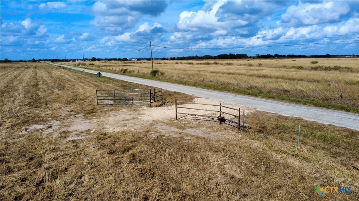 10.01 acres in Victoria County - photo 4