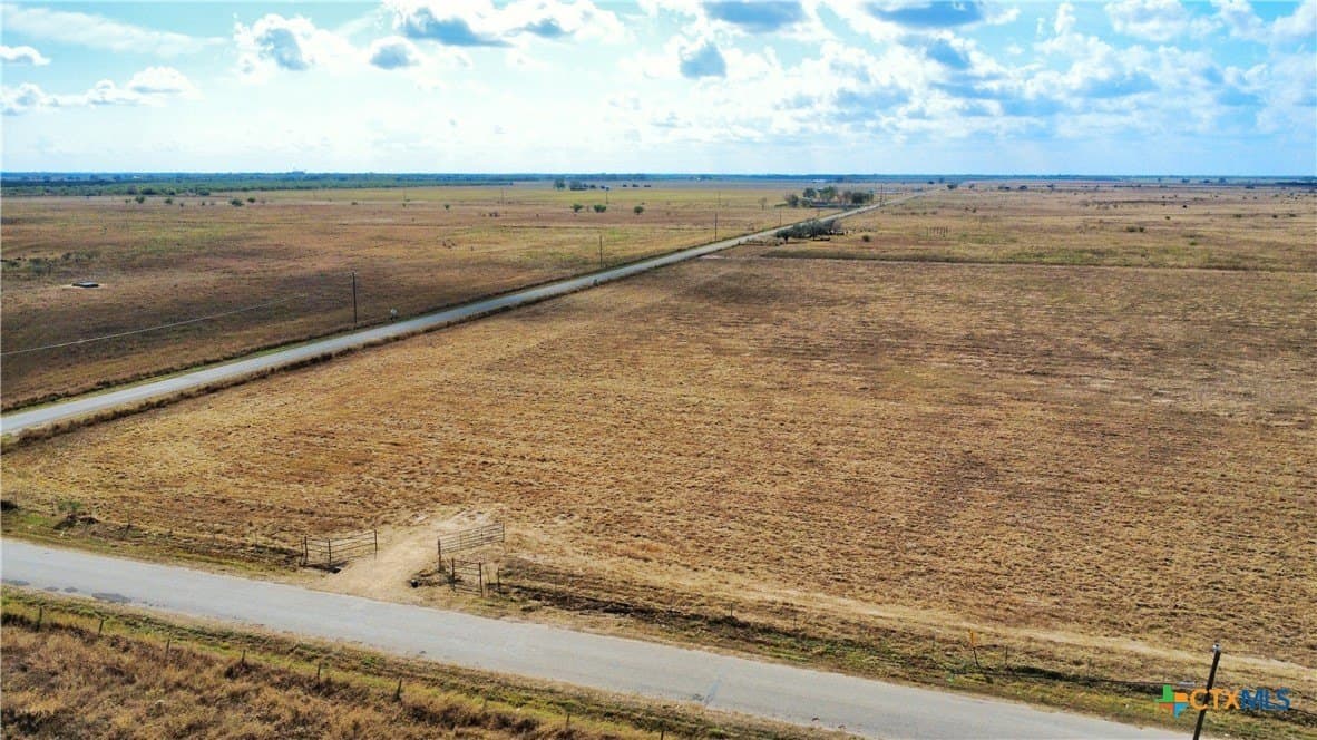 10.01 acres in Victoria County - photo 2