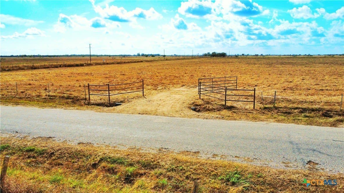 10.01 acres in Victoria County - photo 8