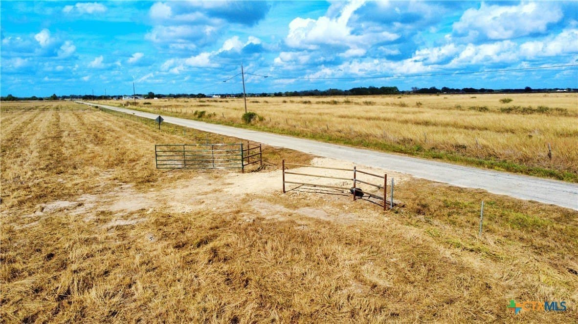 10.01 acres in Victoria County - photo 5