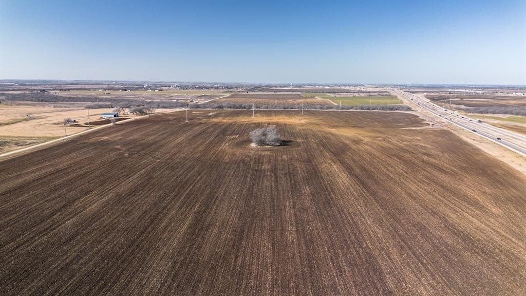 174 acres in Hill County - photo 6