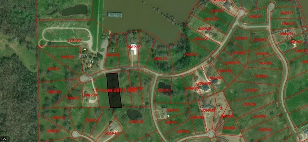 1.01 acres in Henderson County - photo 2