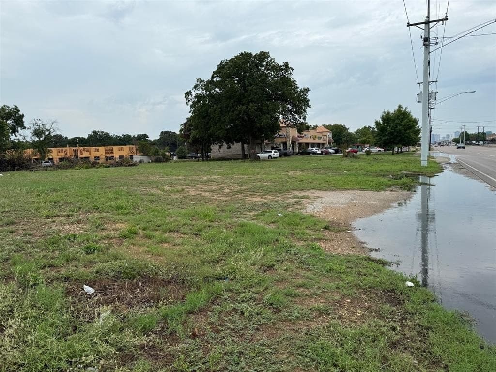 0.79 acres in Tarrant County - photo 4