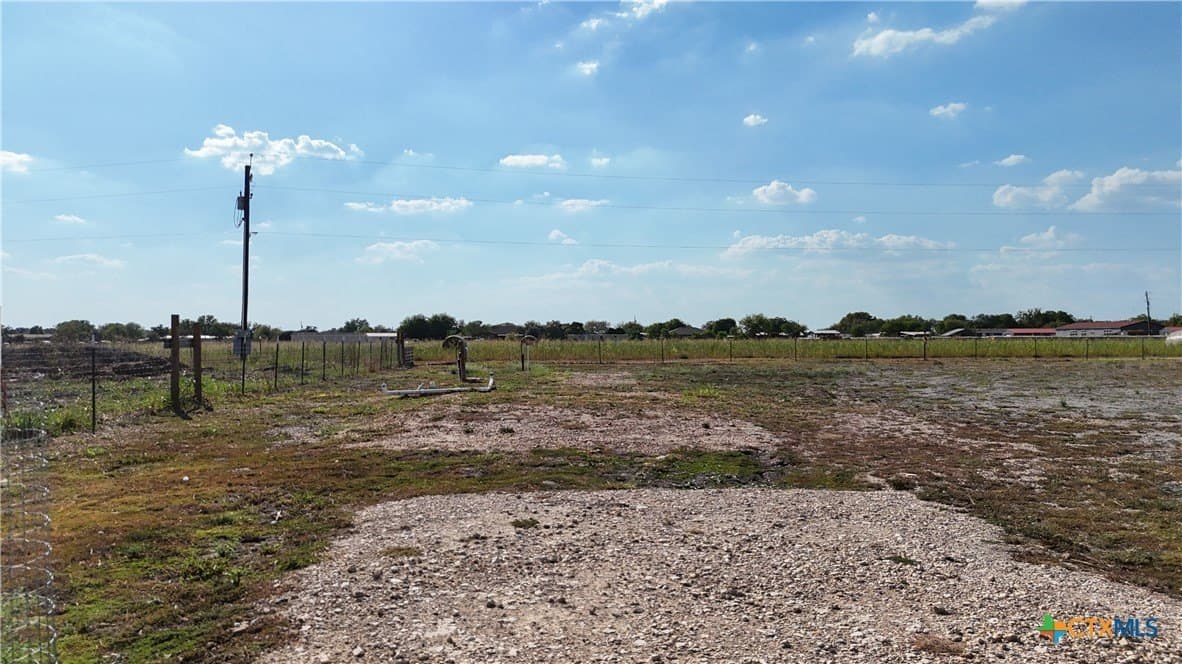 10.04 acres in Guadalupe County - photo 3
