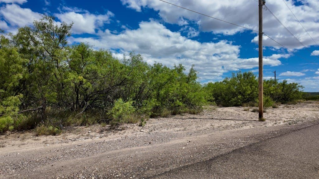 0.47 acres in Maverick County - photo 5