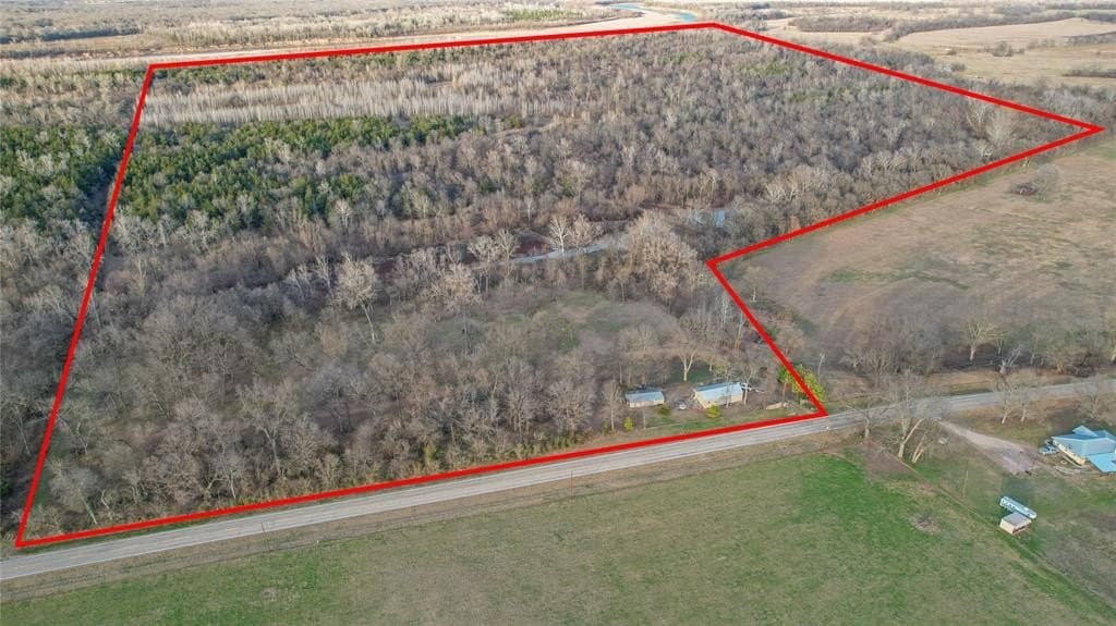 378.3 acres in Lamar County - photo 2