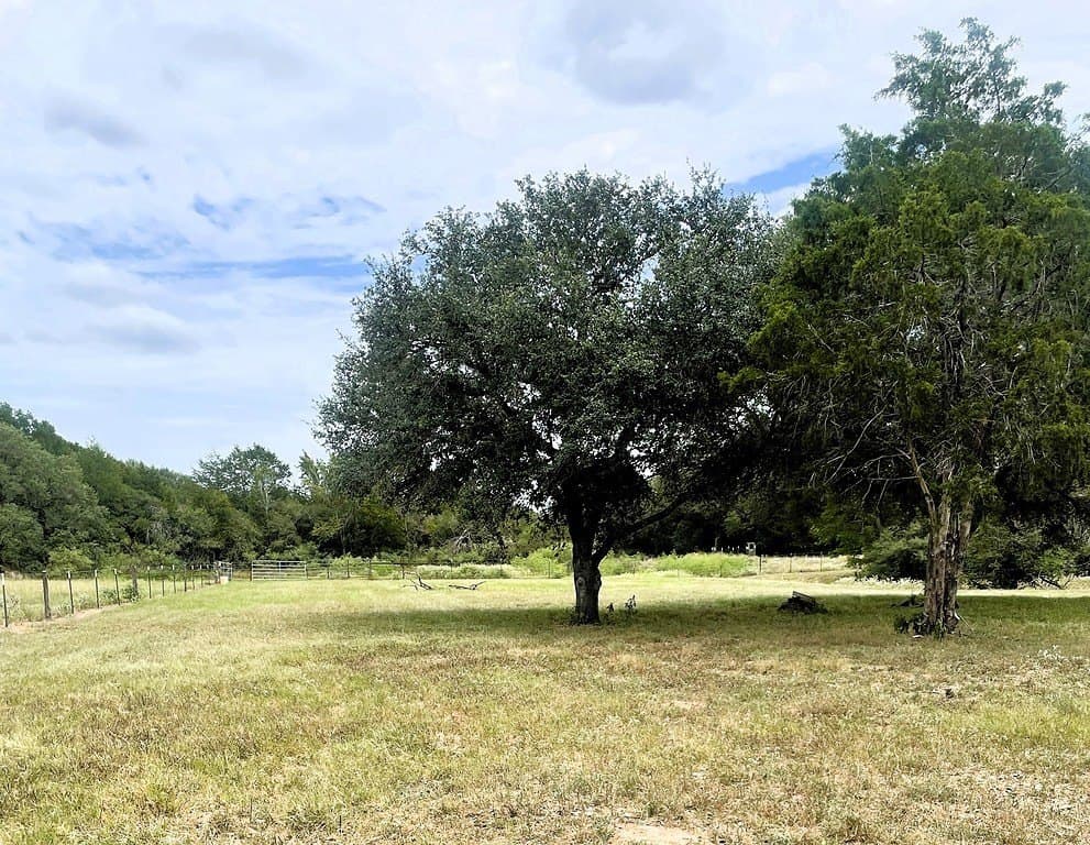 9.64 acres in Lavaca County - photo 19