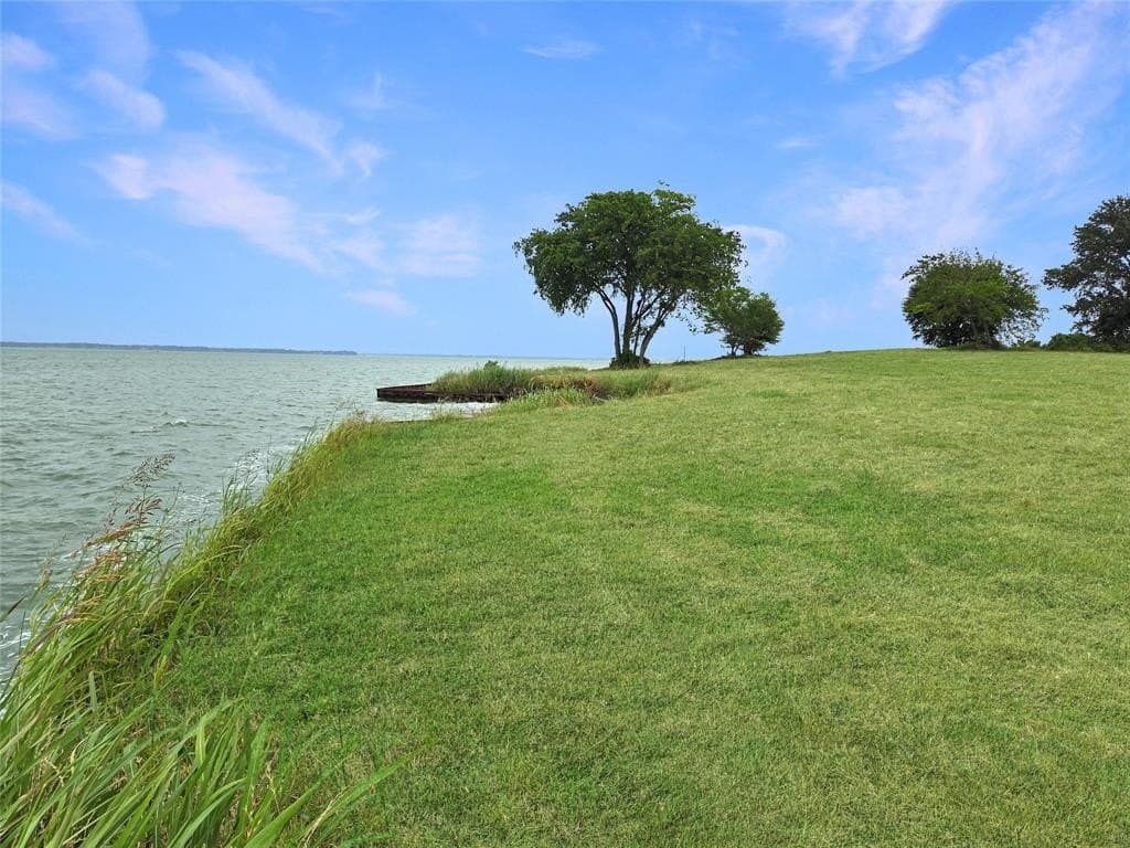 1.01 acres in Navarro County - photo 11