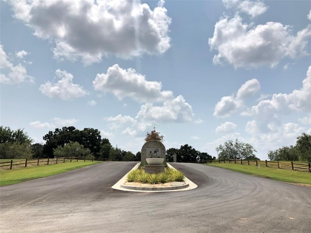 1.01 acres in Navarro County - photo 38