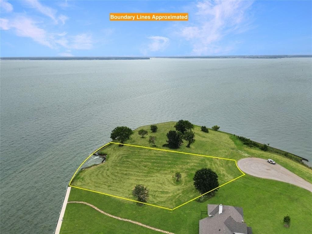 1.01 acres in Navarro County - photo 16