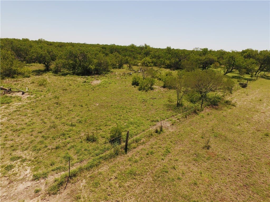 870 acres in Kleberg County - photo 21