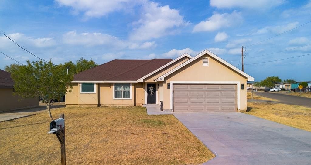 3293 Sueno Circle