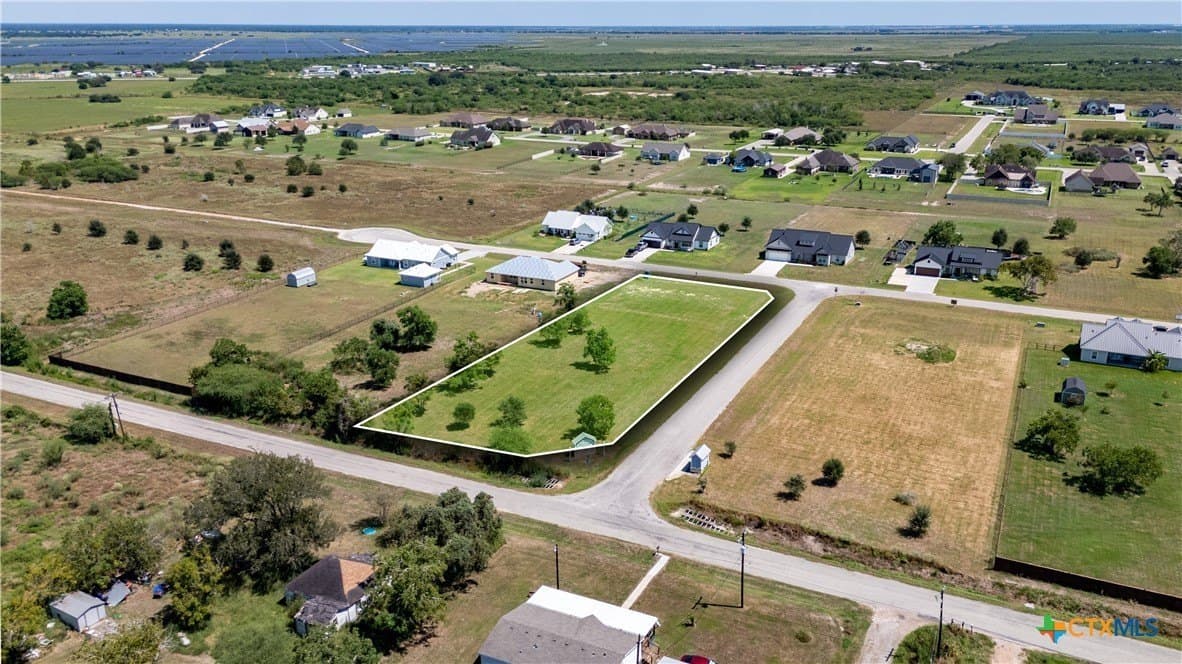 1 acres in Victoria County - photo 2