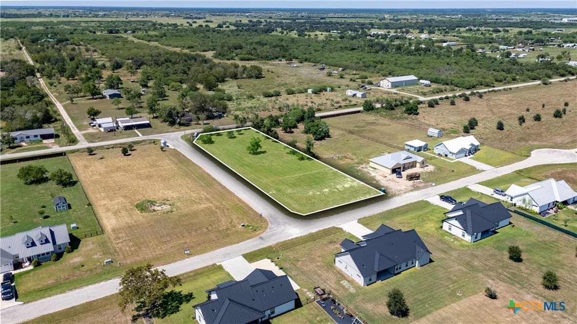 1 acres in Victoria County - photo 3