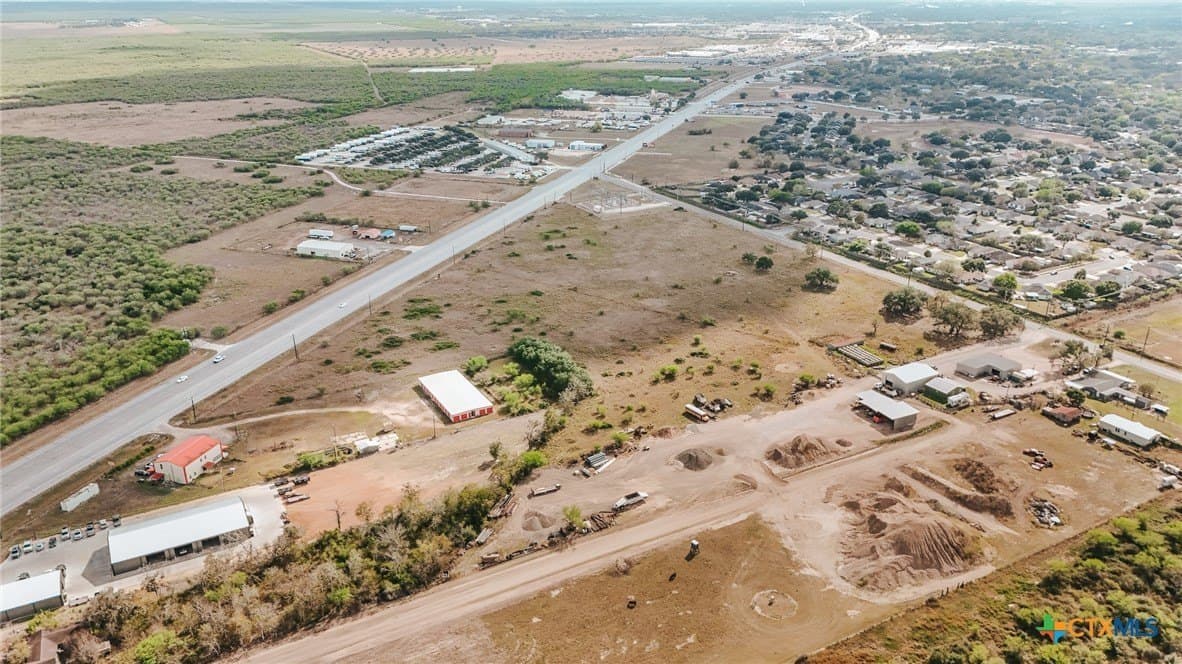 18.73 acres in Victoria County - photo 4