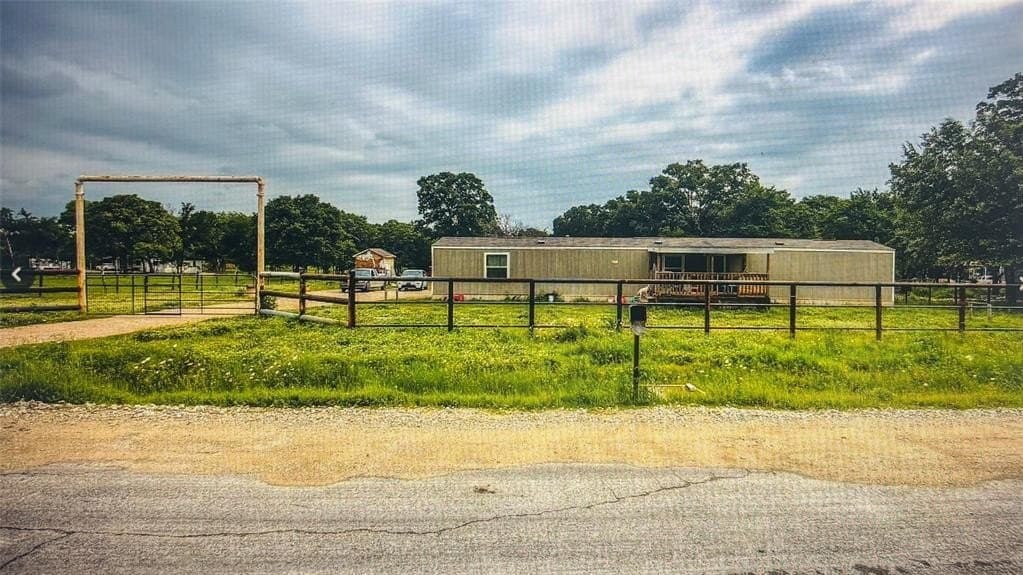 8055 COUNTY Road