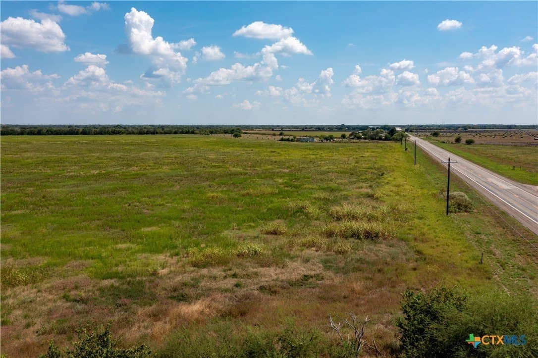 19.5 acres in Victoria County - photo 4
