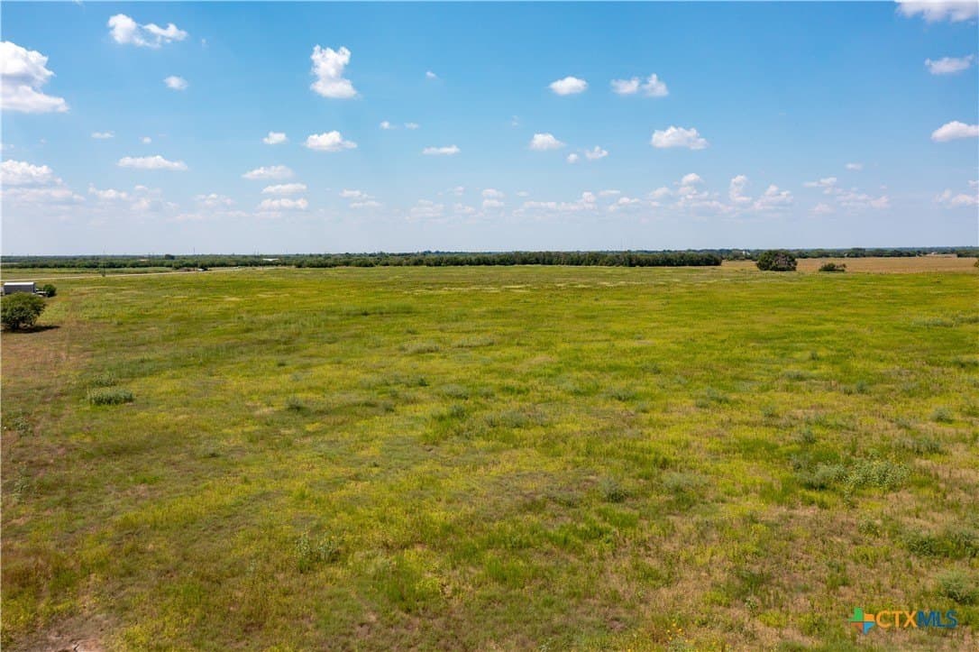 19.5 acres in Victoria County - photo 2