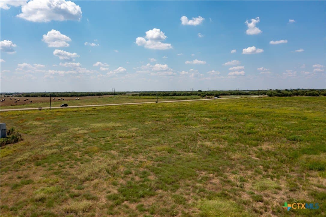 19.5 acres in Victoria County - photo 3