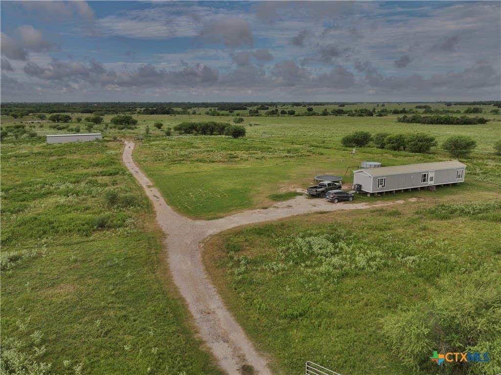 10 acres in Victoria County - photo 7