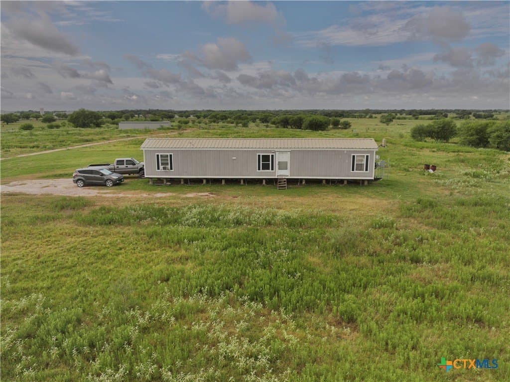 10 acres in Victoria County - photo 8