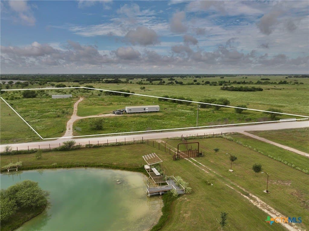 10 acres in Victoria County - photo 2