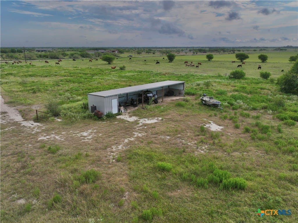 10 acres in Victoria County - photo 11