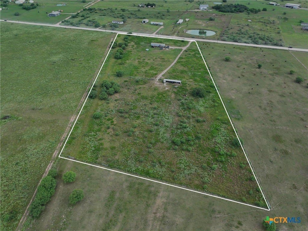 10 acres in Victoria County - photo 3