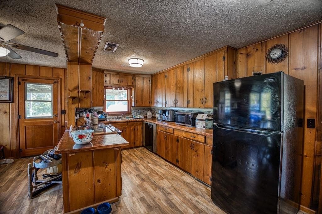 21.87 acres in ANDERSON County - photo 25