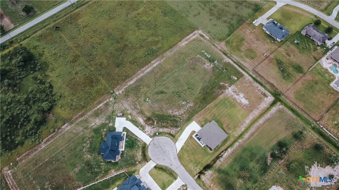 1.85 acres in Victoria County - photo 3