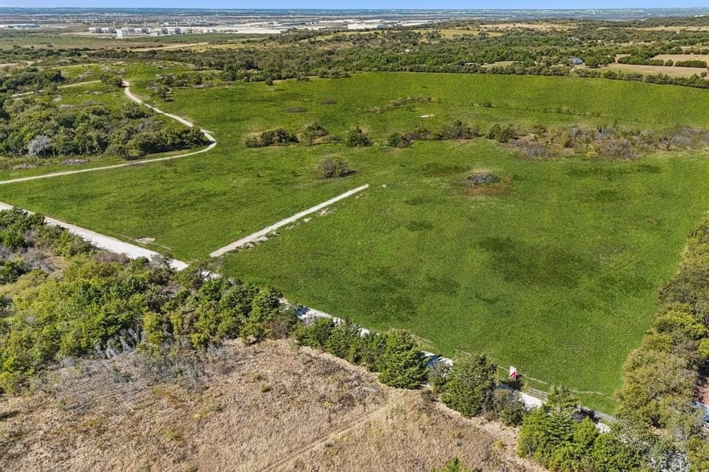 18.44 acres in Ellis County - photo 9