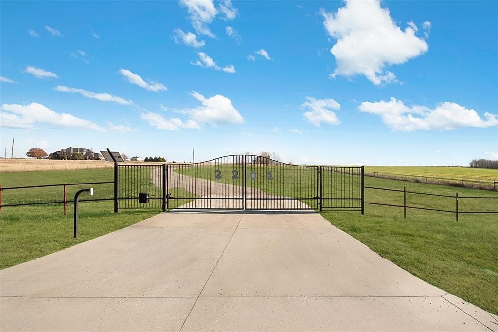 10 acres in Rockwall County - photo 5