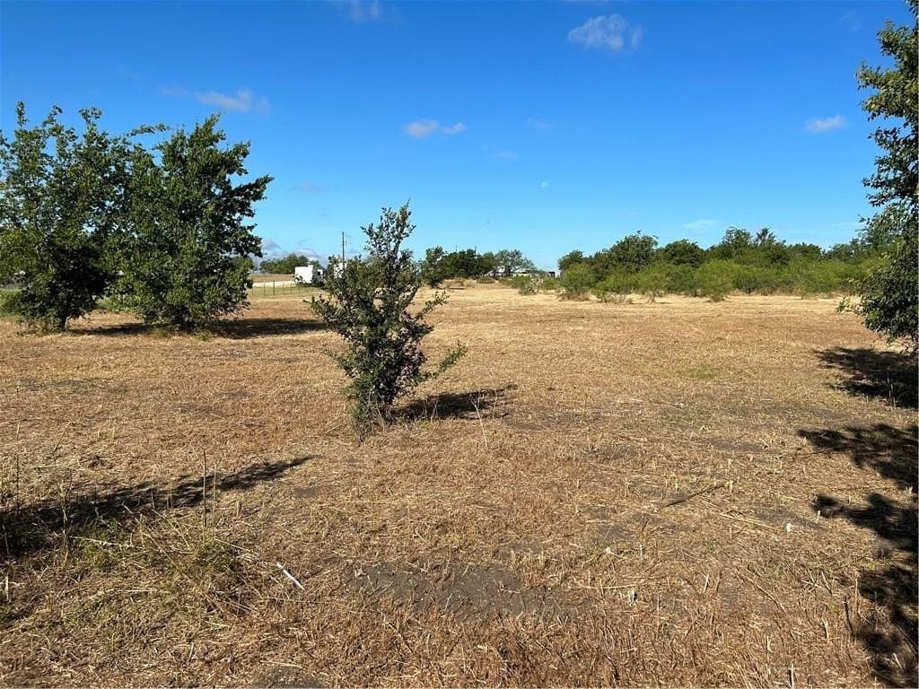 5 acres in McLennan County - photo 8