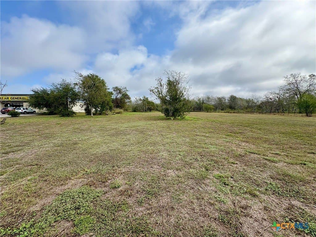 0.5 acres in Victoria County - photo 3