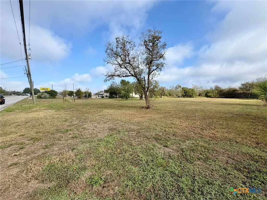 0.5 acres in Victoria County - photo 5