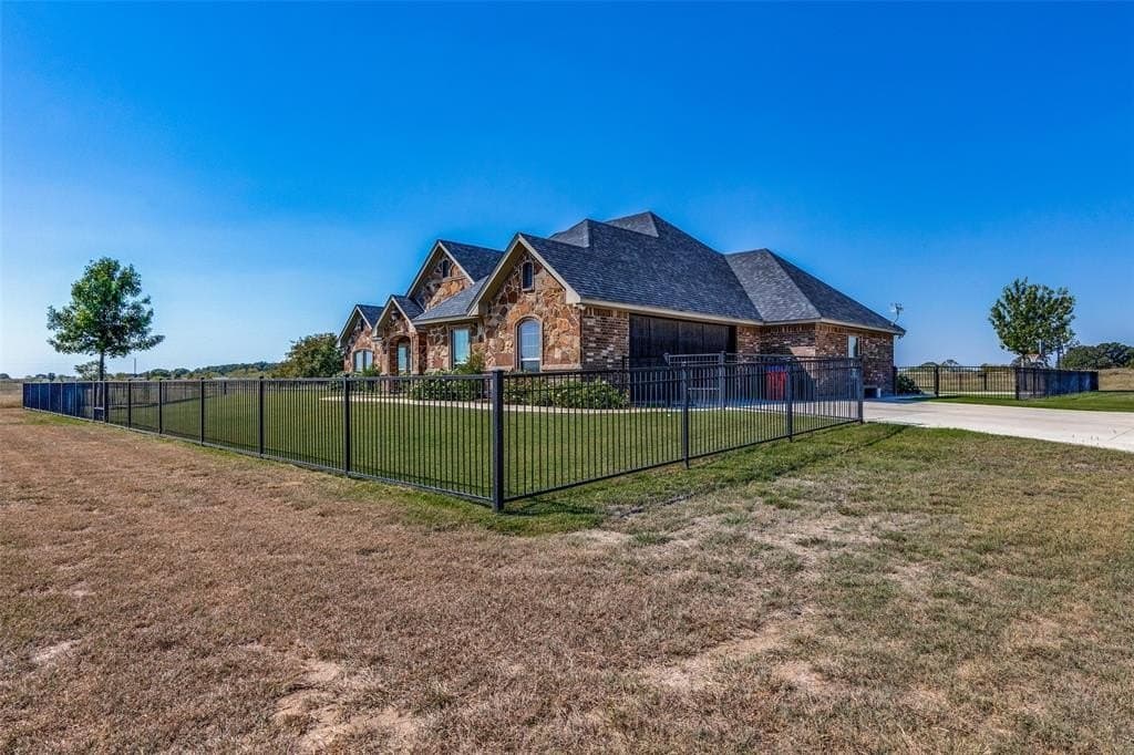 21.67 acres in Montague County - photo 4
