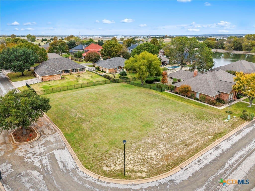 0.35 acres in Bell County - photo 2