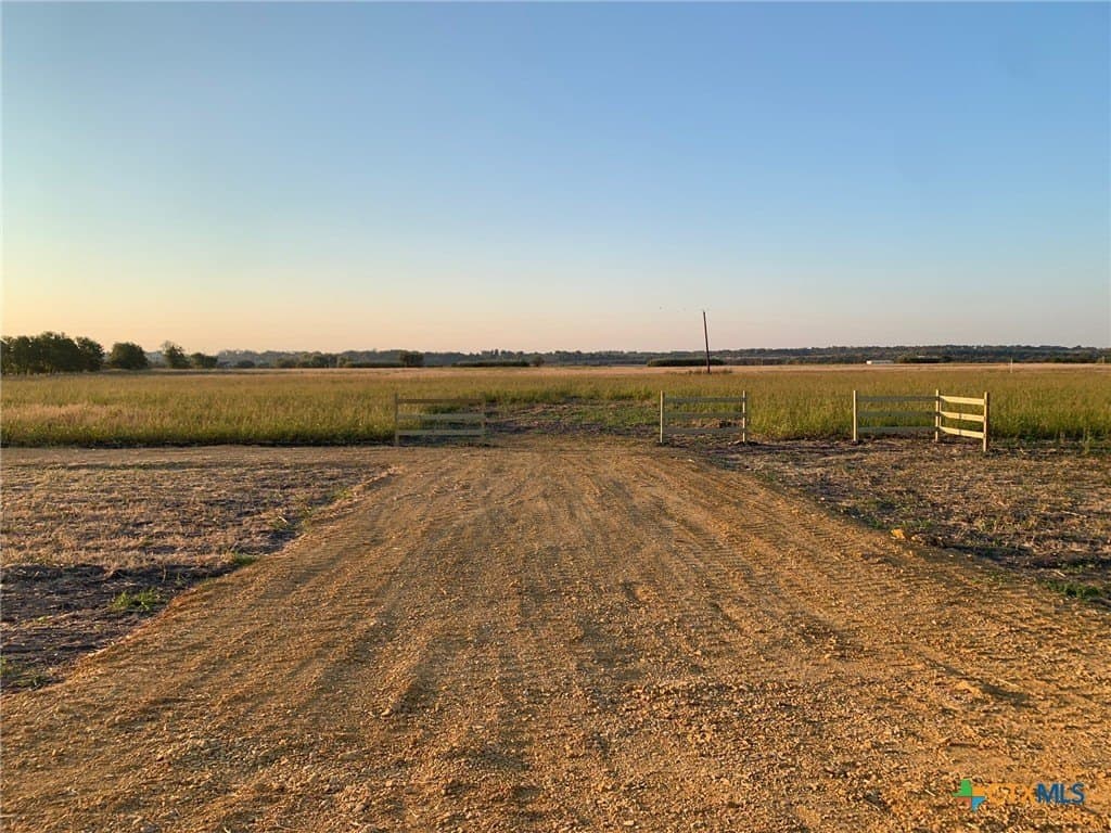 10.37 acres in Williamson County - photo 5