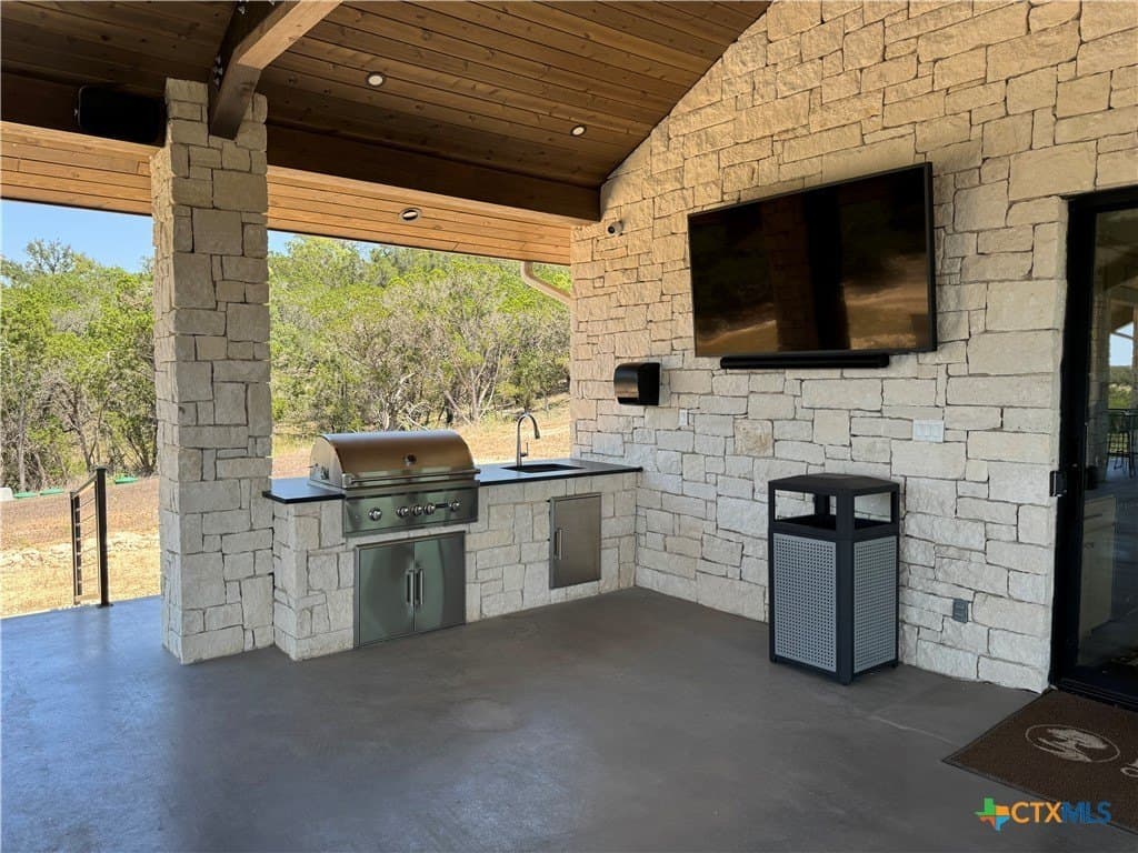 1.65 acres in Comal County - photo 12