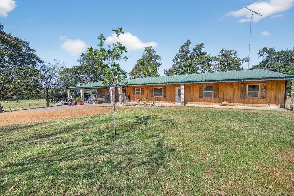 119.5 acres in Henderson County - photo 2